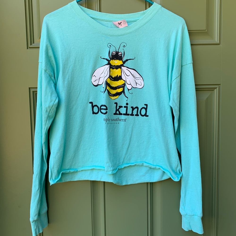 Simply Southern bee cropped long sleeve